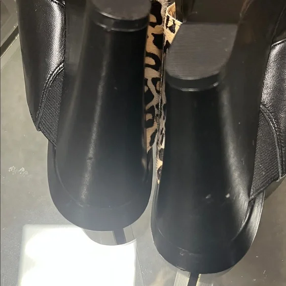 Naturalizer Black and Leopard Print slides 9M - Picture 3 of 5